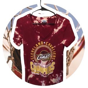 NBA Cleveland Cavs Women’s V Neck Short Sleeve